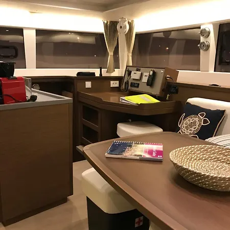 Úszó hotel Fancy Sailing Athén